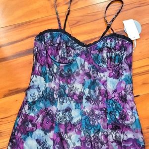 Body con lace overlay dress size 4 NWT